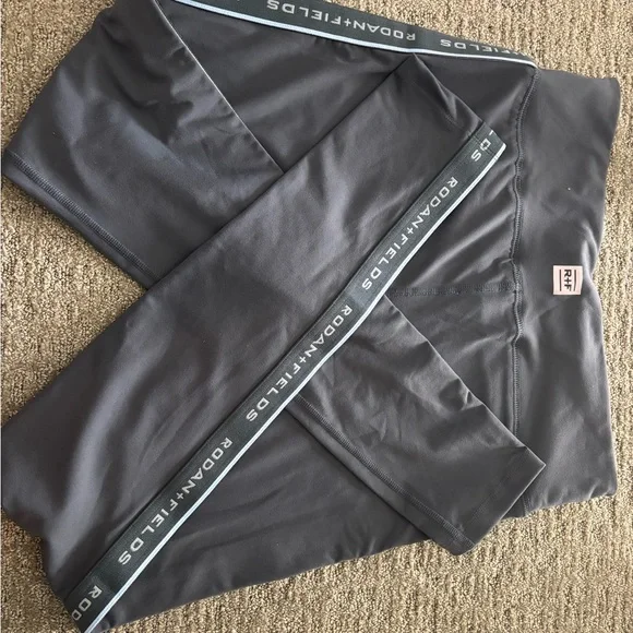 Rodan + Fields Women's Gray High-Waisted Leggings - Picture 3 of 5